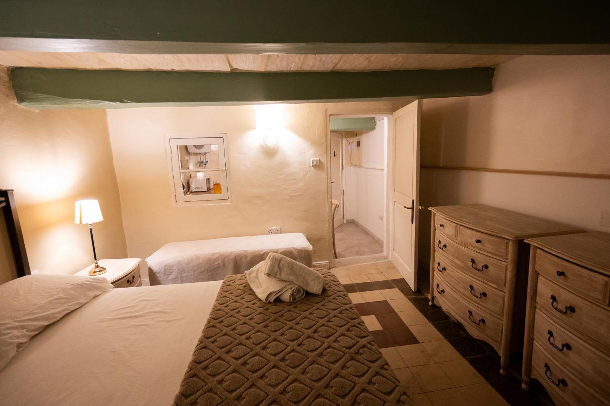 Arcanum 1 Very Close To Seafront Bus Station And Ferry To Valletta * Senglea